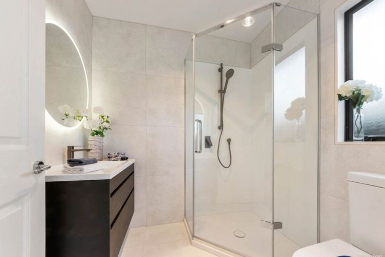 Photo of property in 2/33 Hattaway Avenue, Bucklands Beach, Auckland, 2012