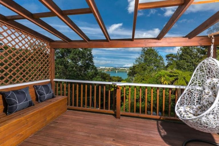 Photo of property in 20 Marae Road, Greenhithe, Auckland, 0632