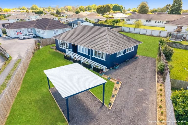 Photo of property in 15 Hockin Place, Fairfield, Hamilton, 3214