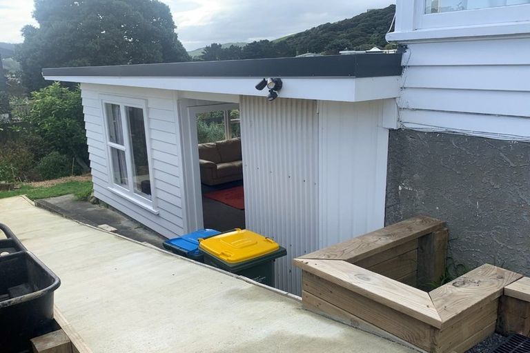 Photo of property in 2 Taupo Crescent, Plimmerton, Porirua, 5026