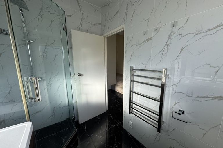 Photo of property in 575 East Coast Road, Browns Bay, Auckland, 0630