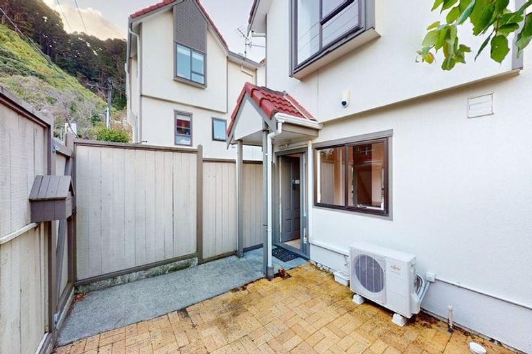 Photo of property in 12 George Street, Thorndon, Wellington, 6011
