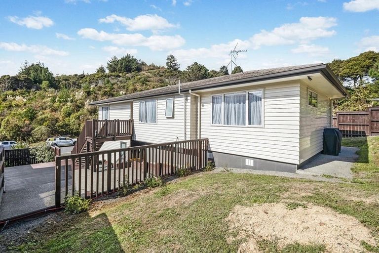 Photo of property in 2 Abbey Way, Whitby, Porirua, 5024