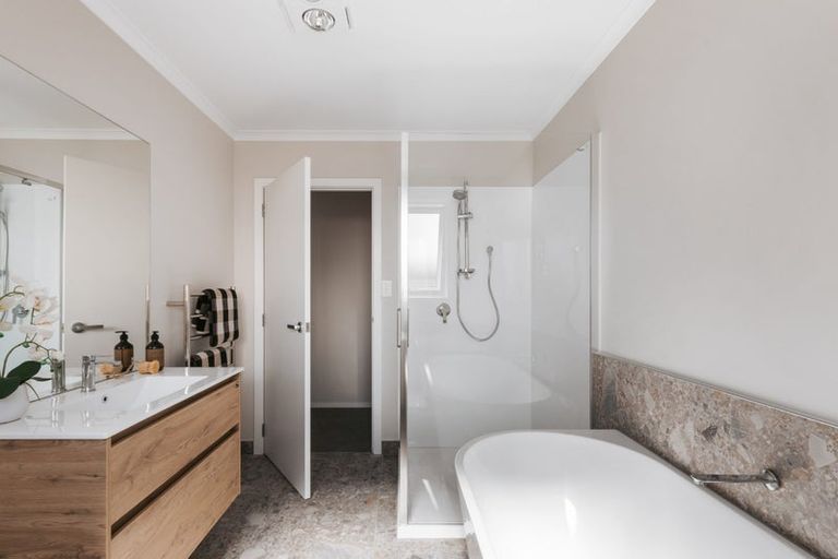 Photo of property in 11b Western Avenue, Omokoroa, 3114