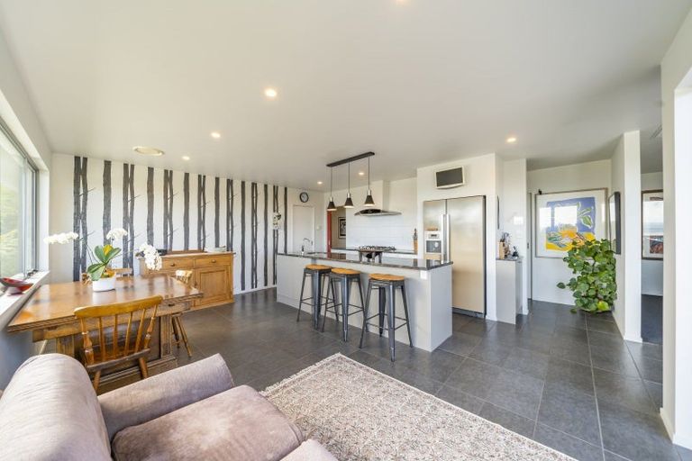 Photo of property in 86 Muri Road, Pukerua Bay, 5026
