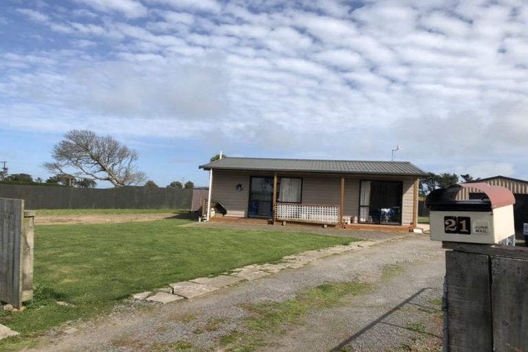 Photo of property in 21 Egmont Street, Normanby, Hawera, 4614