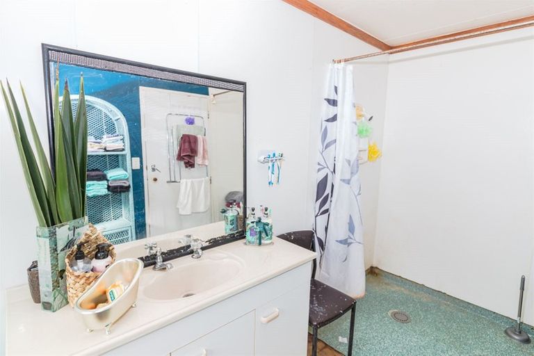 Photo of property in 15 Waitote Street, Castlecliff, Whanganui, 4501