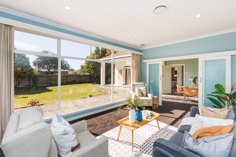Photo of property in 16 College Street, Awapuni, Palmerston North, 4412