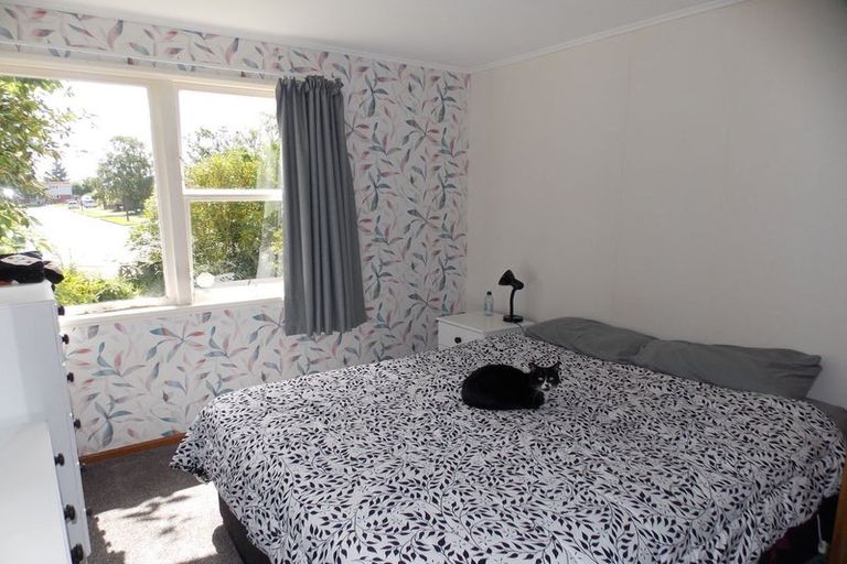 Photo of property in 16 Jackson Avenue, Highbury, Palmerston North, 4412