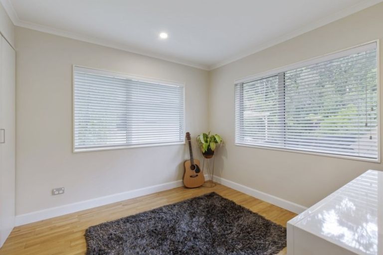 Photo of property in 82f Verbena Road, Birkdale, Auckland, 0626