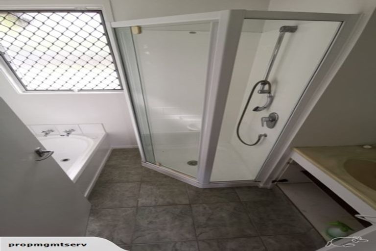 Photo of property in 18 Newham Place, Henderson, Auckland, 0612