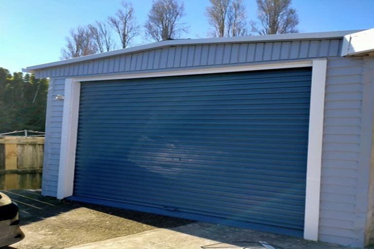 Photo of property in 18 Sarona Avenue, Glen Eden, Auckland, 0602