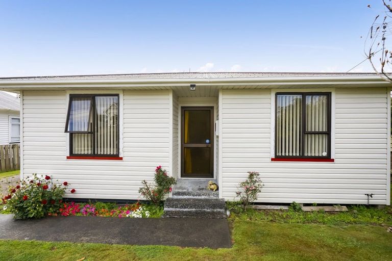 Photo of property in 20 Cornwall Street, Eltham, 4322