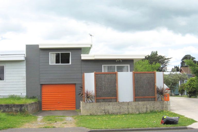 Photo of property in 19 Williams Street, Gisborne, 4010