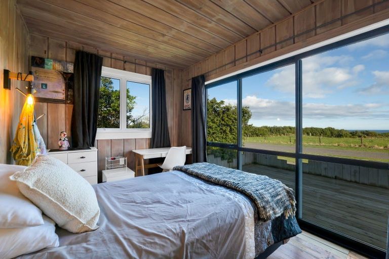 Photo of property in 11 Hector Place, Opunake, 4616