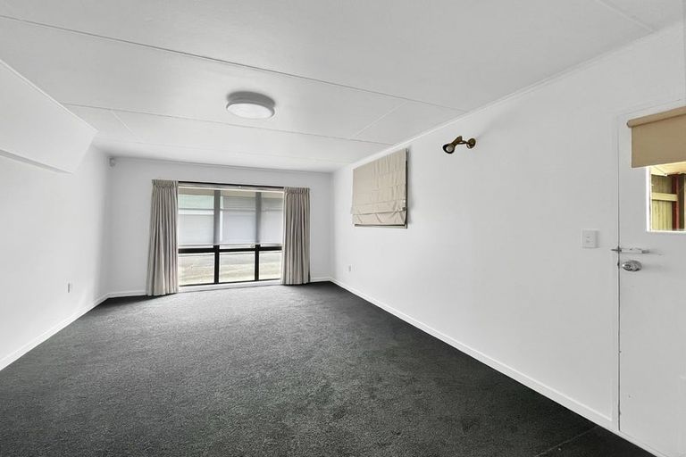 Photo of property in 142 Victoria Avenue, Hokowhitu, Palmerston North, 4410
