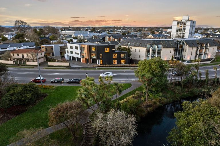 Photo of property in 1/11 Carlton Mill Road, Merivale, Christchurch, 8014