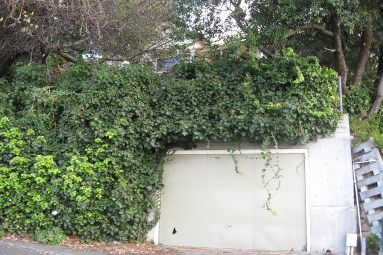 Photo of property in 17 Seapoint Road, Bluff Hill, Napier, 4110