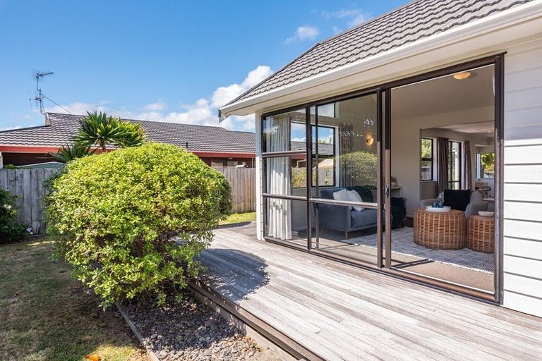 Photo of property in 25 Cedar Drive, Paraparaumu Beach, Paraparaumu, 5032