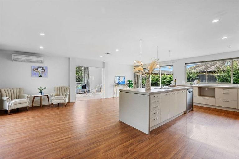 Photo of property in 12 Cyclamen Place, Aidanfield, Christchurch, 8025