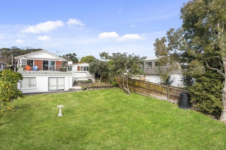 Photo of property in 132 Colwill Road, Massey, Auckland, 0614