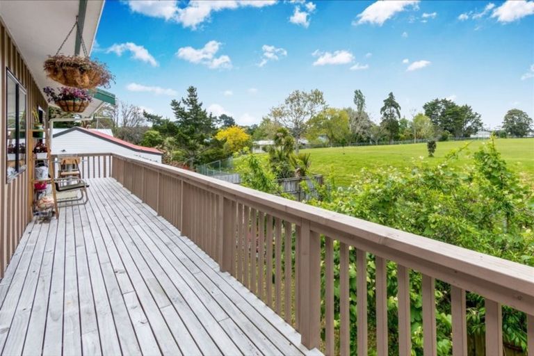 Photo of property in 1/27 St Leonards Road, Kelston, Auckland, 0602