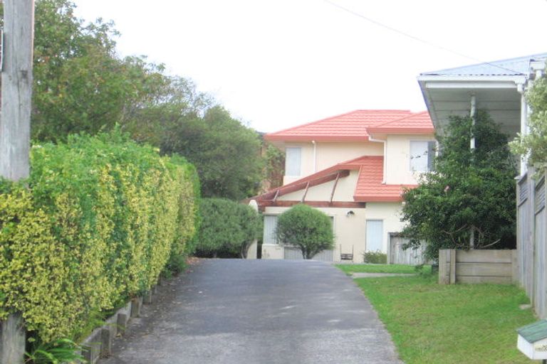 Photo of property in 2/4 Spencer Road, Pinehill, Auckland, 0632
