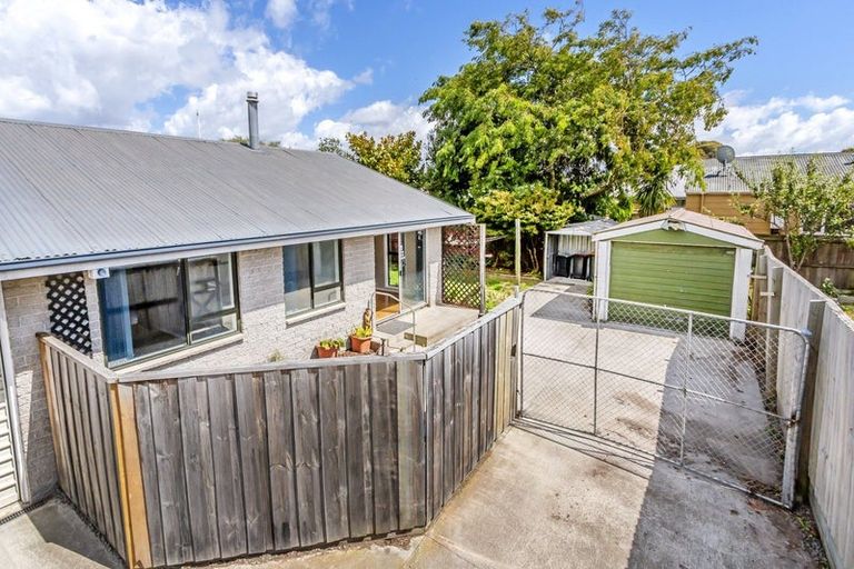 Photo of property in 2/121 Hay Street, Bromley, Christchurch, 8062