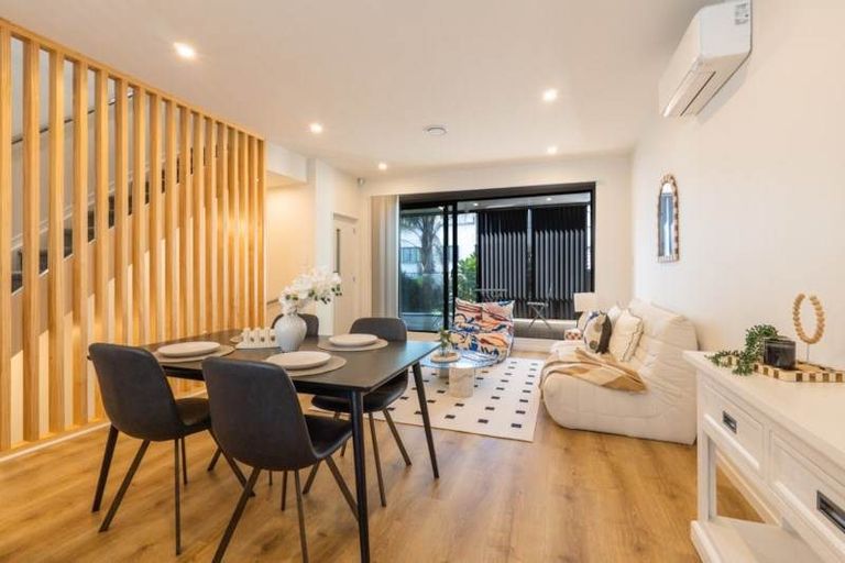 Photo of property in 3/16 Williamson Avenue, Belmont, Auckland, 0622