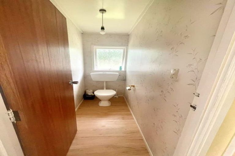 Photo of property in 1/2 Yacht Place, Bucklands Beach, Auckland, 2012