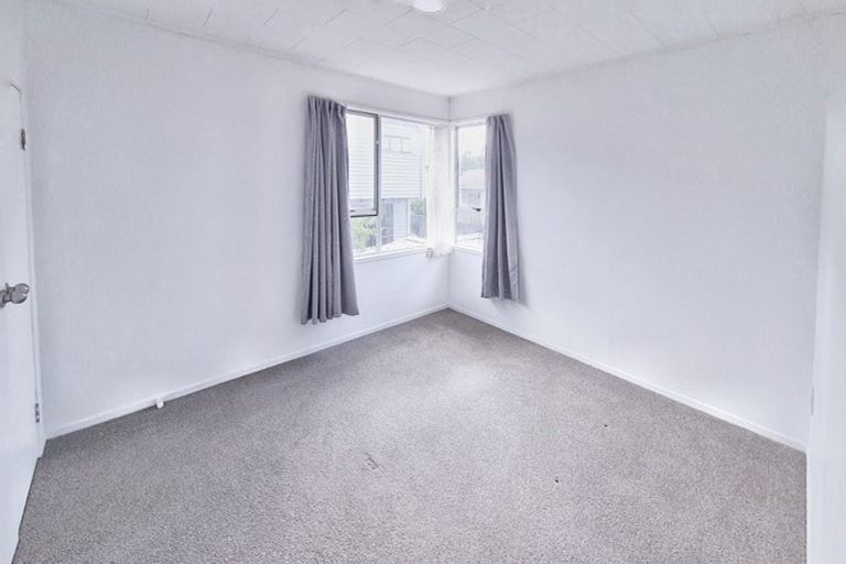 Photo of property in 57a Tiroroa Avenue, Te Atatu South, Auckland, 0610
