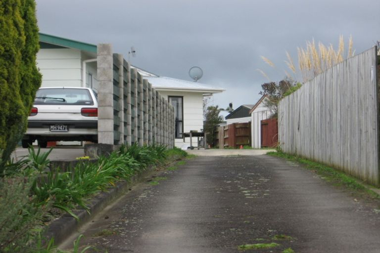 Photo of property in 53 Hillcrest Drive, Kelvin Grove, Palmerston North, 4414