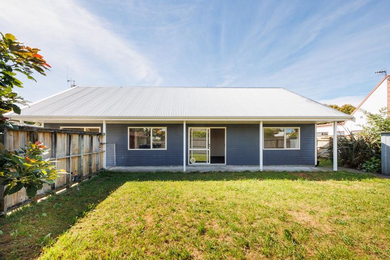 Photo of property in 23a Dorset Crescent, Hokowhitu, Palmerston North, 4410