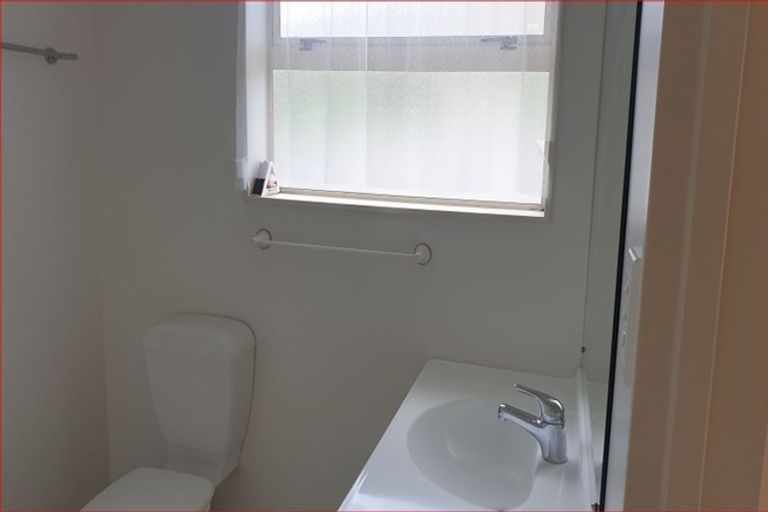 Photo of property in 12 Wheaton Place, Glen Eden, Auckland, 0602