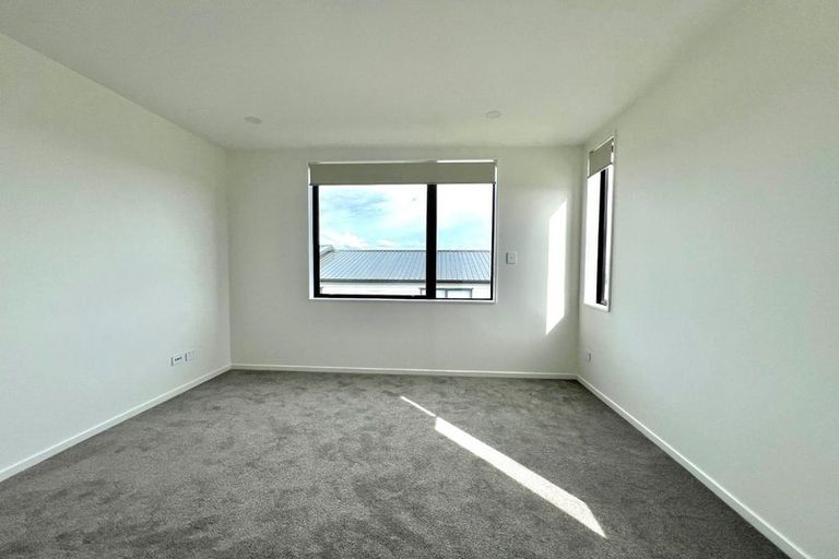 Photo of property in 13a Matterhorn Crescent, Northpark, Auckland, 2013