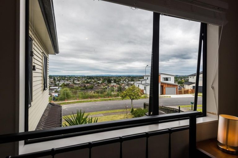 Photo of property in 48 Kirikiri Drive, Papakura, 2110