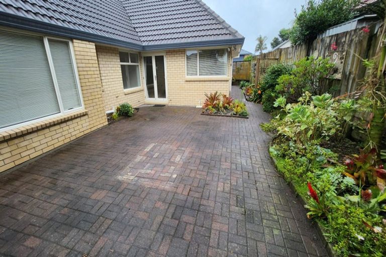 Photo of property in 2/12 Nakhle Place, Manurewa, Auckland, 2105