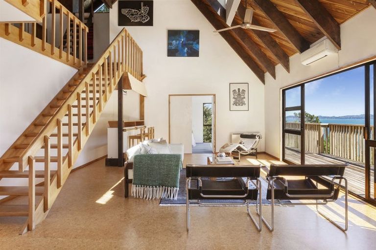 Photo of property in 30 Ngaumatau Road, Point Howard, Lower Hutt, 5013