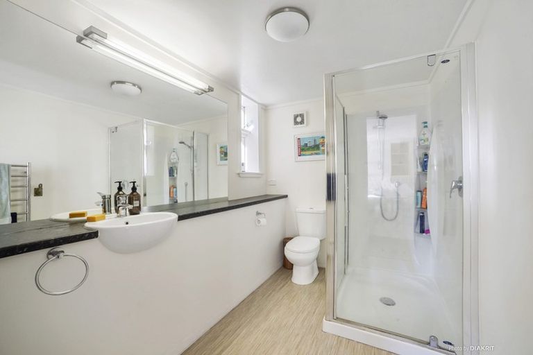 Photo of property in 22 Ranui Crescent, Khandallah, Wellington, 6035