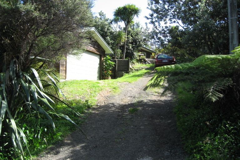 Photo of property in 36 Tasman View Road, Te Henga / Bethells Beach, Henderson, 0781