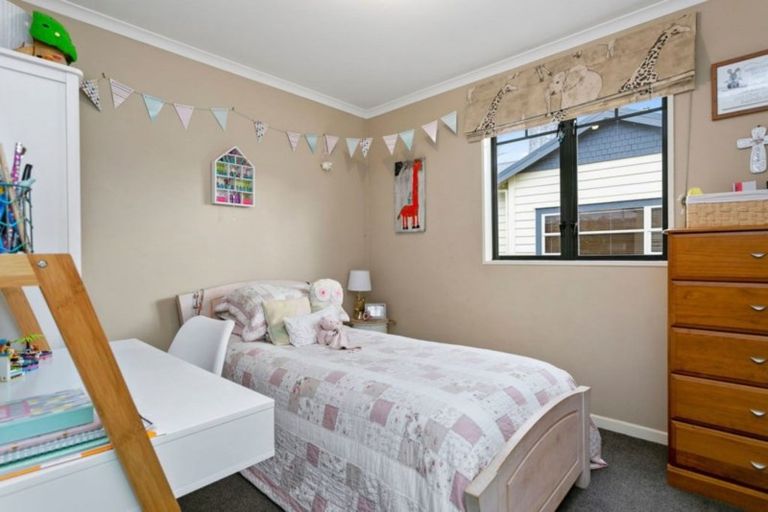 Photo of property in 18 Queen Street, Cambridge, 3434