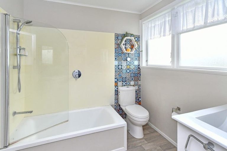 Photo of property in 67 Arimu Road, Papakura, 2110