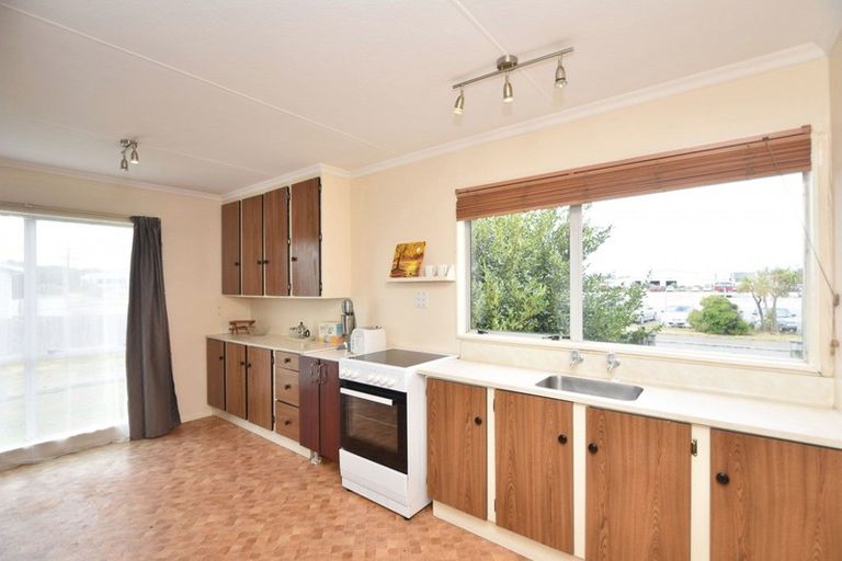 Photo of property in 1 O'byrne Street, Waikiwi, Invercargill, 9810