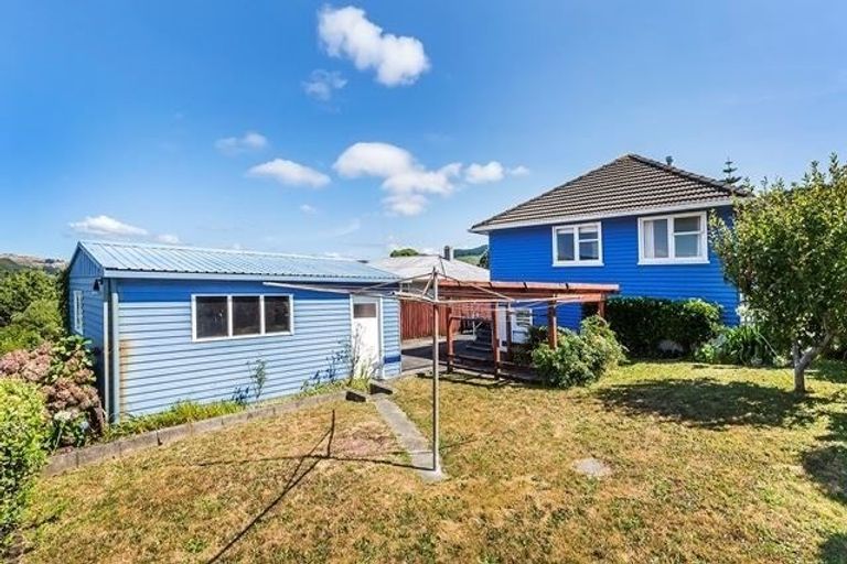 Photo of property in 25 Turkington Street, Tawa, Wellington, 5028