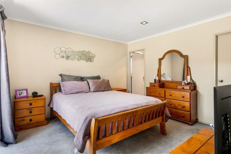 Photo of property in 70 South Kensington Way, Henderson, Auckland, 0612