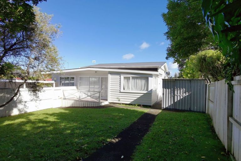 Photo of property in 44 Brandon Road, Glen Eden, Auckland, 0602