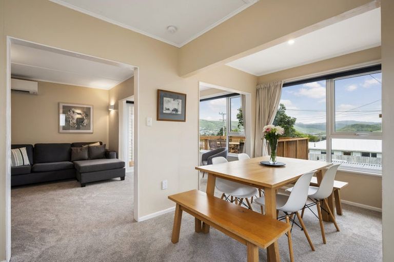 Photo of property in 39 Mark Avenue, Paparangi, Wellington, 6037