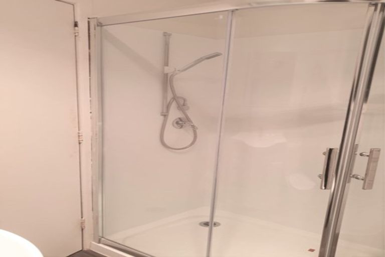 Photo of property in 18 Rimu Street, New Lynn, Auckland, 0600