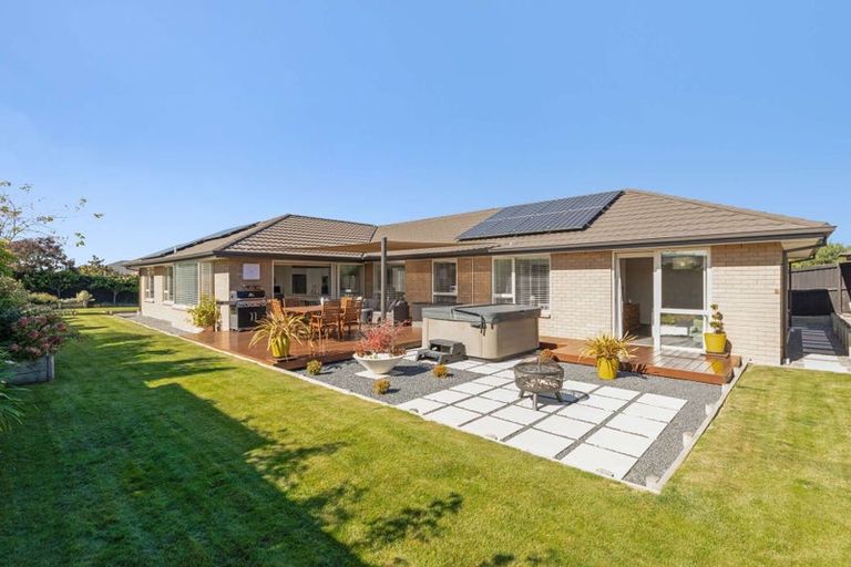 Photo of property in 73 Sequoia Way, Rangiora, 7400