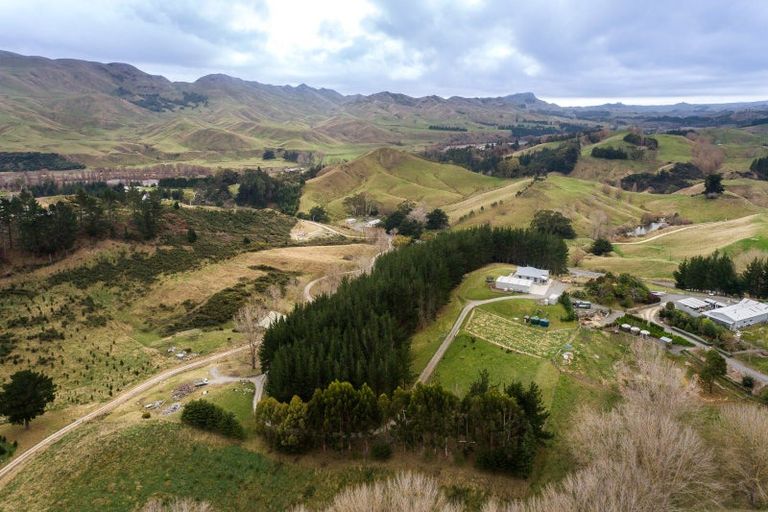 Photo of property in 972 Kahuranaki Road, Kahuranaki, Havelock North, 4295